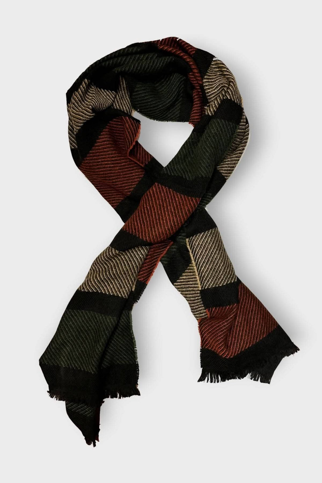 Foulard multicolore en laine et alpaca avec des motifs à carreaux, stylé et polyvalent.