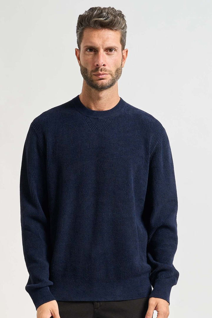 Chandail à col rond côtelé effet velours P-Horso, élégant et moderne, pour un style décontracté et sophistiqué.