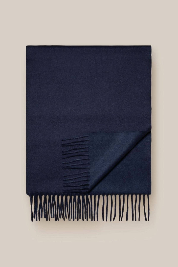 Foulard de cachemire bleu marine avec franges, ultra-doux et luxueux, parfait pour toutes les tenues.