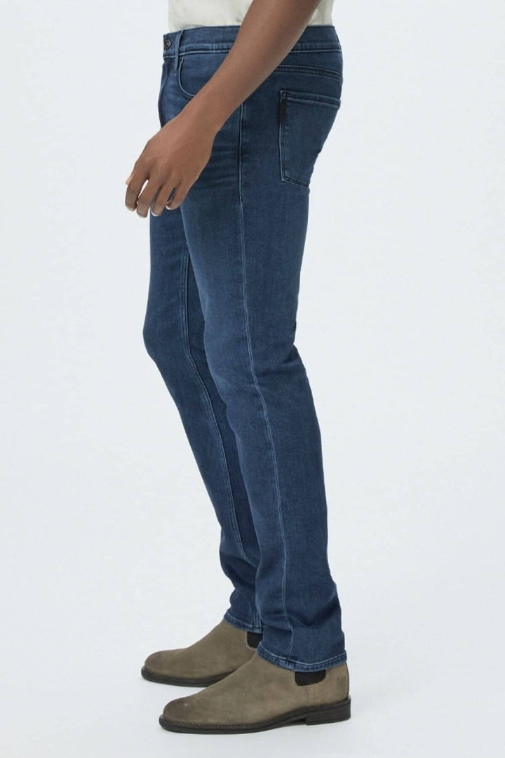 Jean bleu foncé slim Lennox, coupe ajustée aux cuisses, élégant avec ou sans veston, denim TRANSCEND VINTAGE.