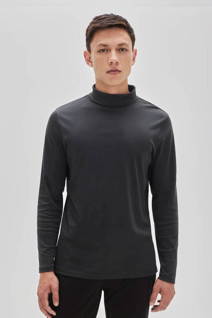 Col roulé de coton noir Georgia pour homme, à manches longues, à la coupe moderne et confortable.