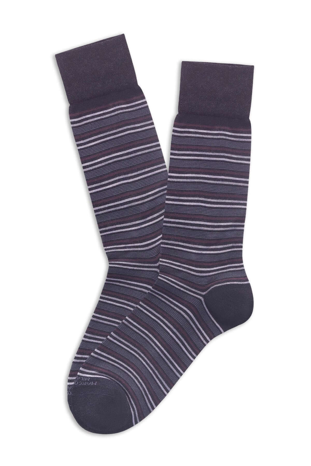 Bas rayés élégants et confortables, motif à rayures, parfaits pour tenues professionnelles et décontractées, maille douce et respirante.