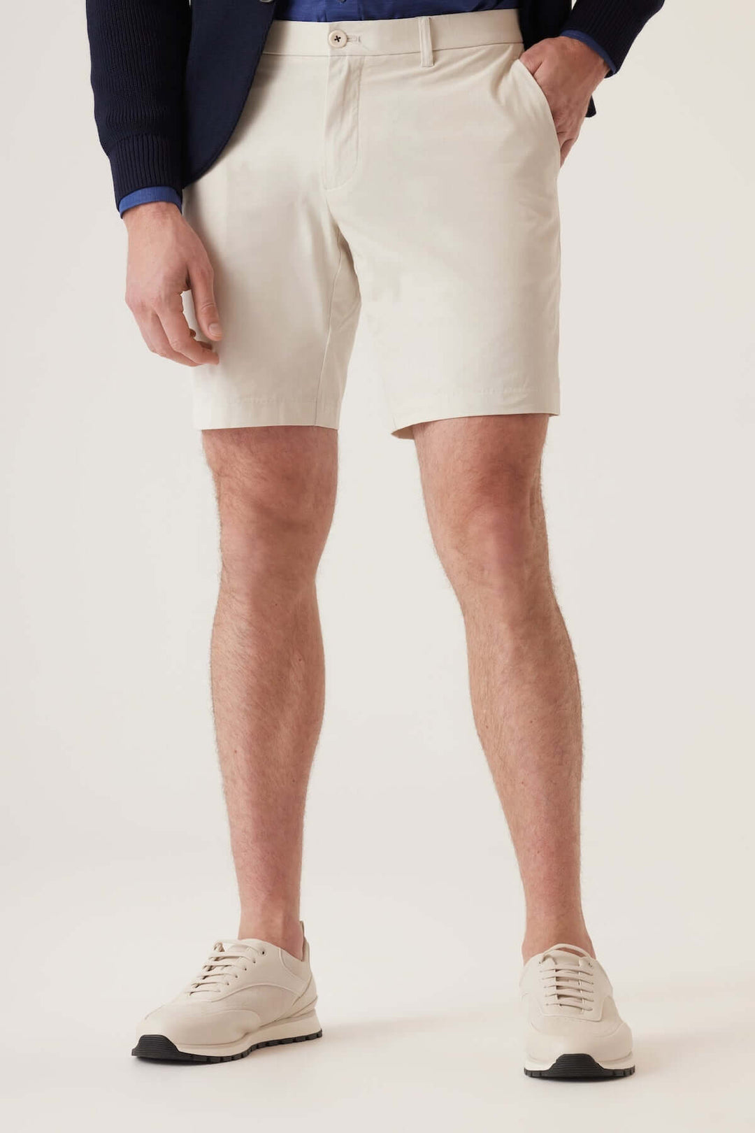 Bermuda extensible en tissu Ultra 4X Stretch, idéal pour un style net et décontracté.