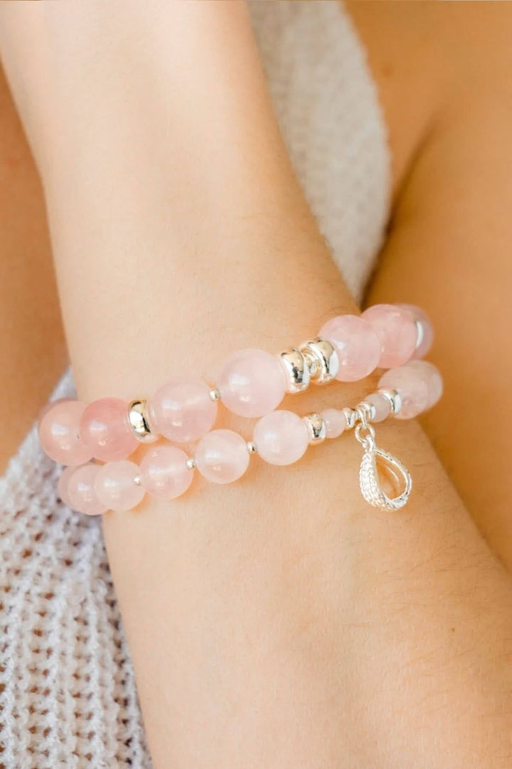 Bracelet Be Fearless en argent sterling et perles de quartz rose, symbole de force intérieure et détermination.