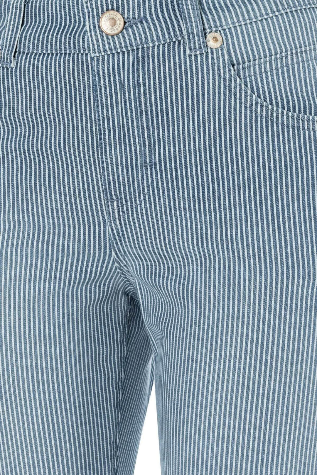 Capri à rayures verticales, coupe ajustée, tissu extensible pour un look décontracté et estival.