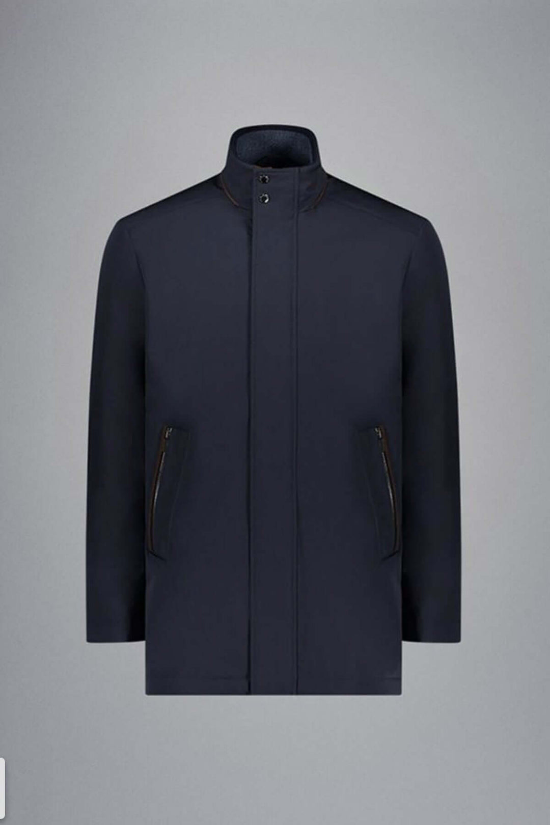 Manteau imperméable Typhoon® RE-4x4 Stretch marine avec capuchon amovible et poches zippées.