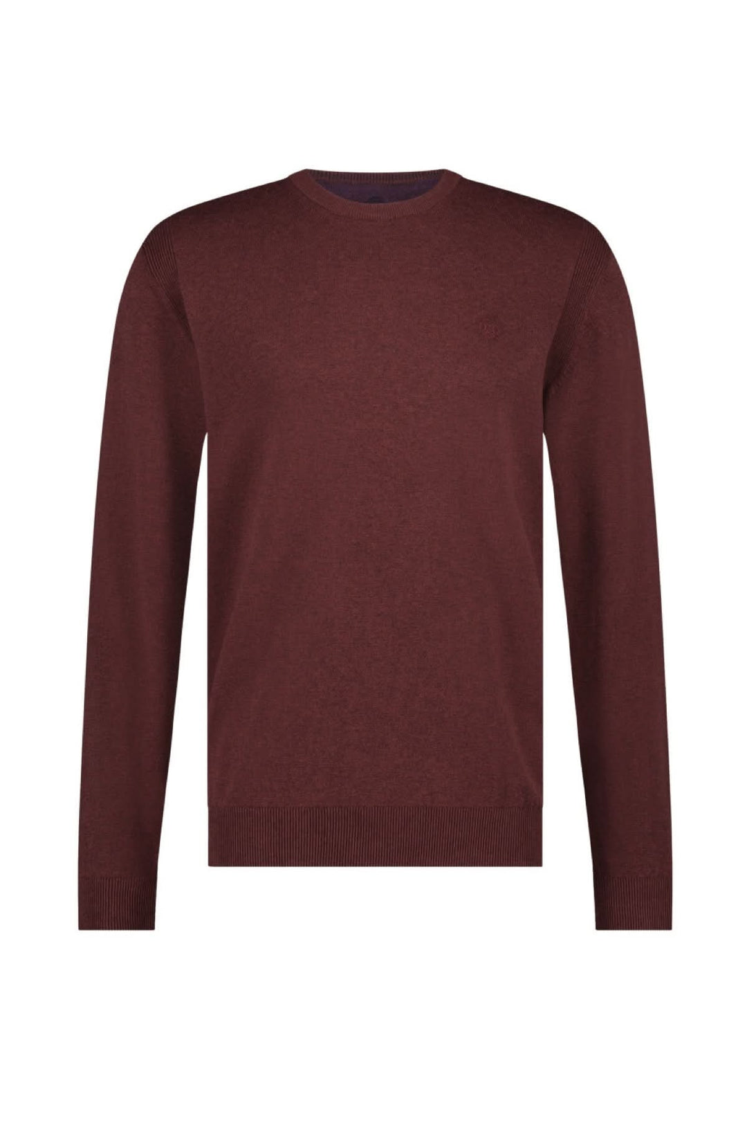 Chandail col ras du cou bordeaux à manches longues, essentiel versatile pour un look simple et confortable.