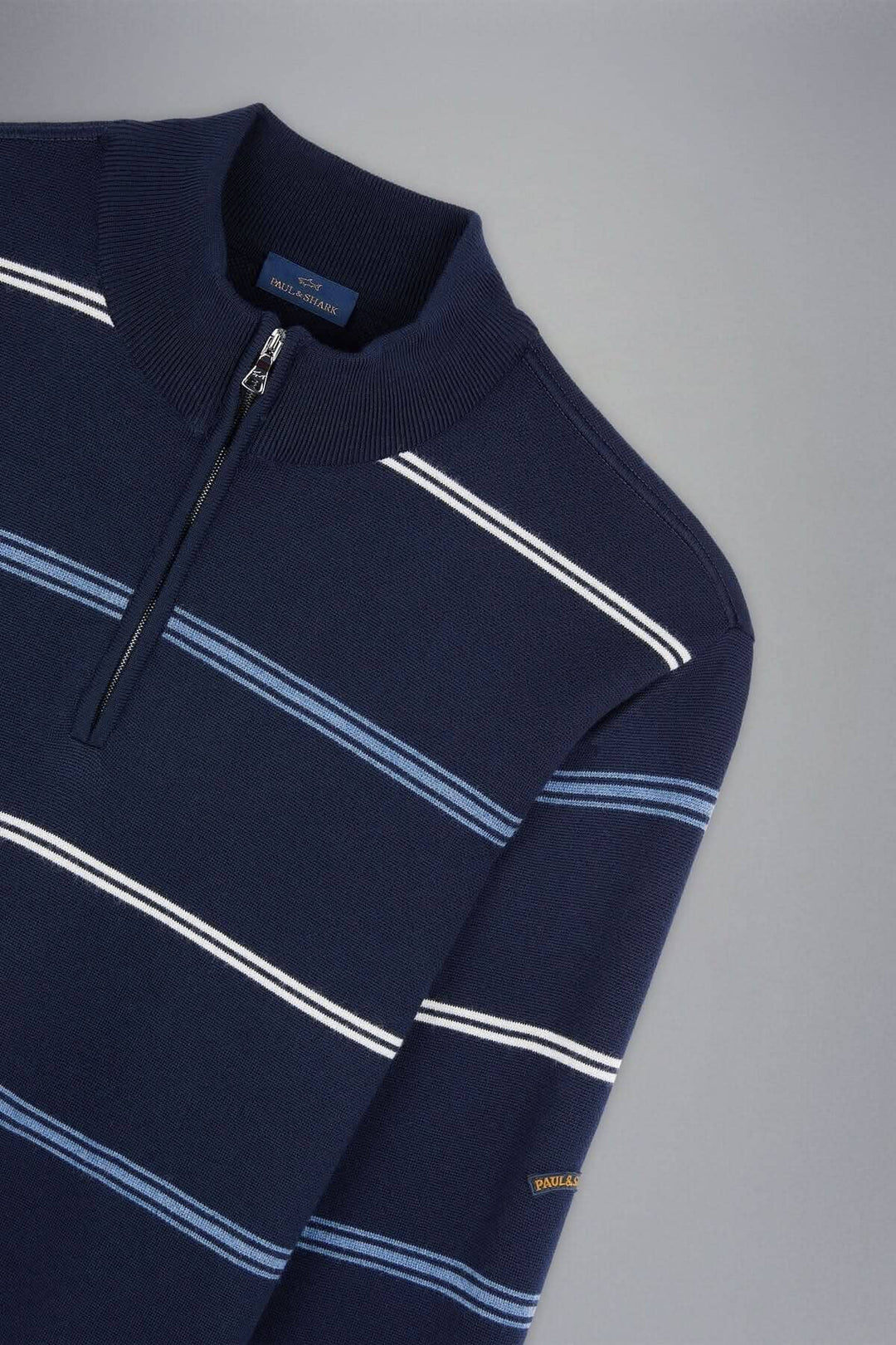 Chandail en laine Paul &amp; Shark avec col demi-zip et design rayé classique en bleu et blanc.