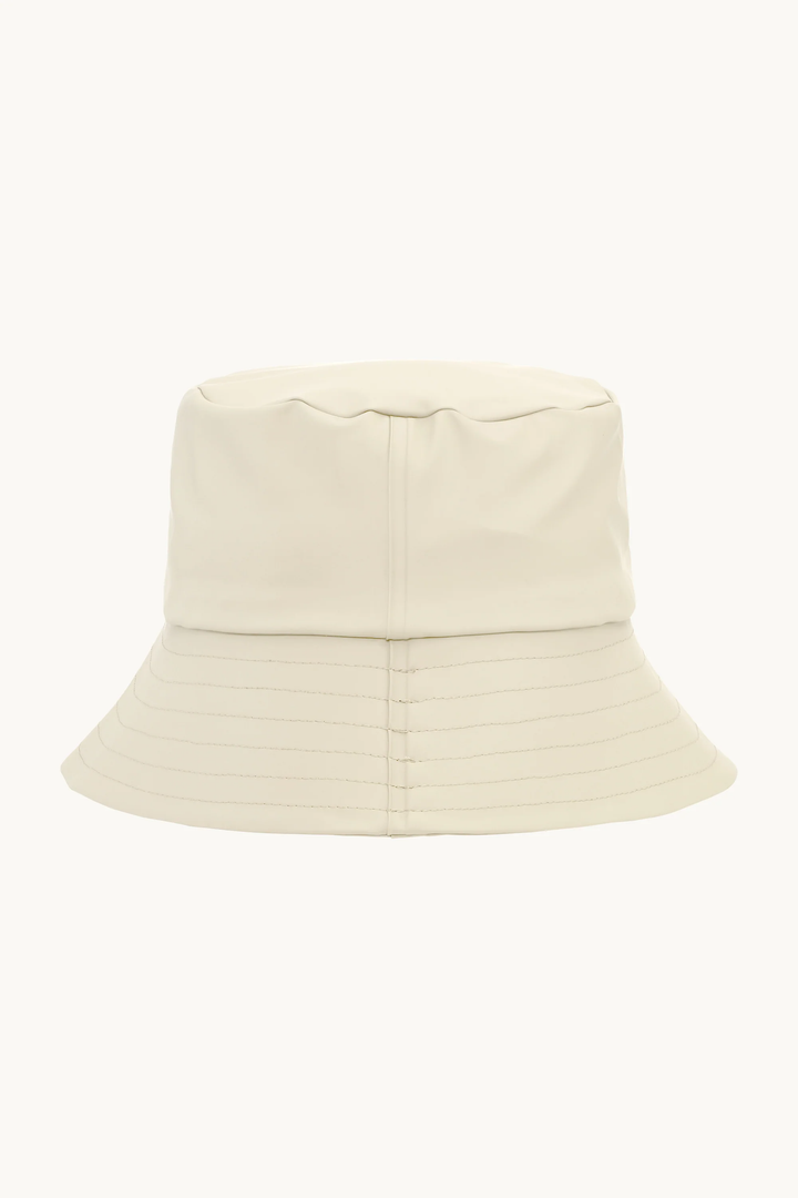 Chapeau imperméable style bob