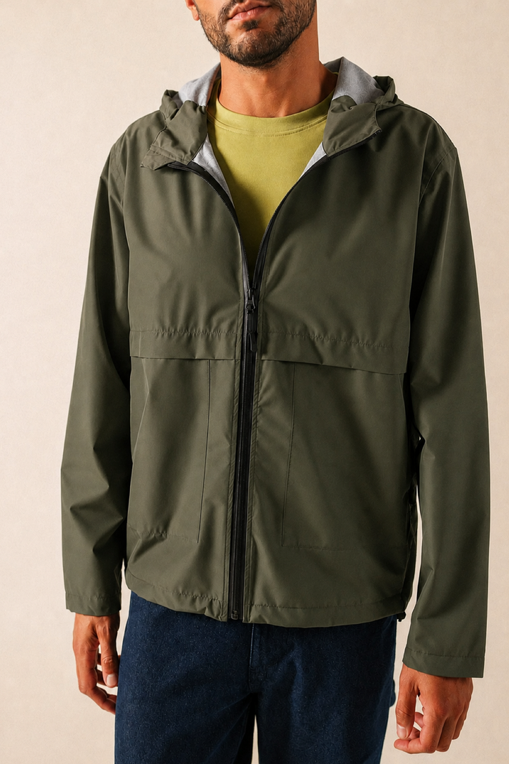 Fit-Lightweight windbreaker with a zipper