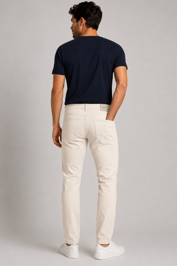 Fitted ankle-length pants