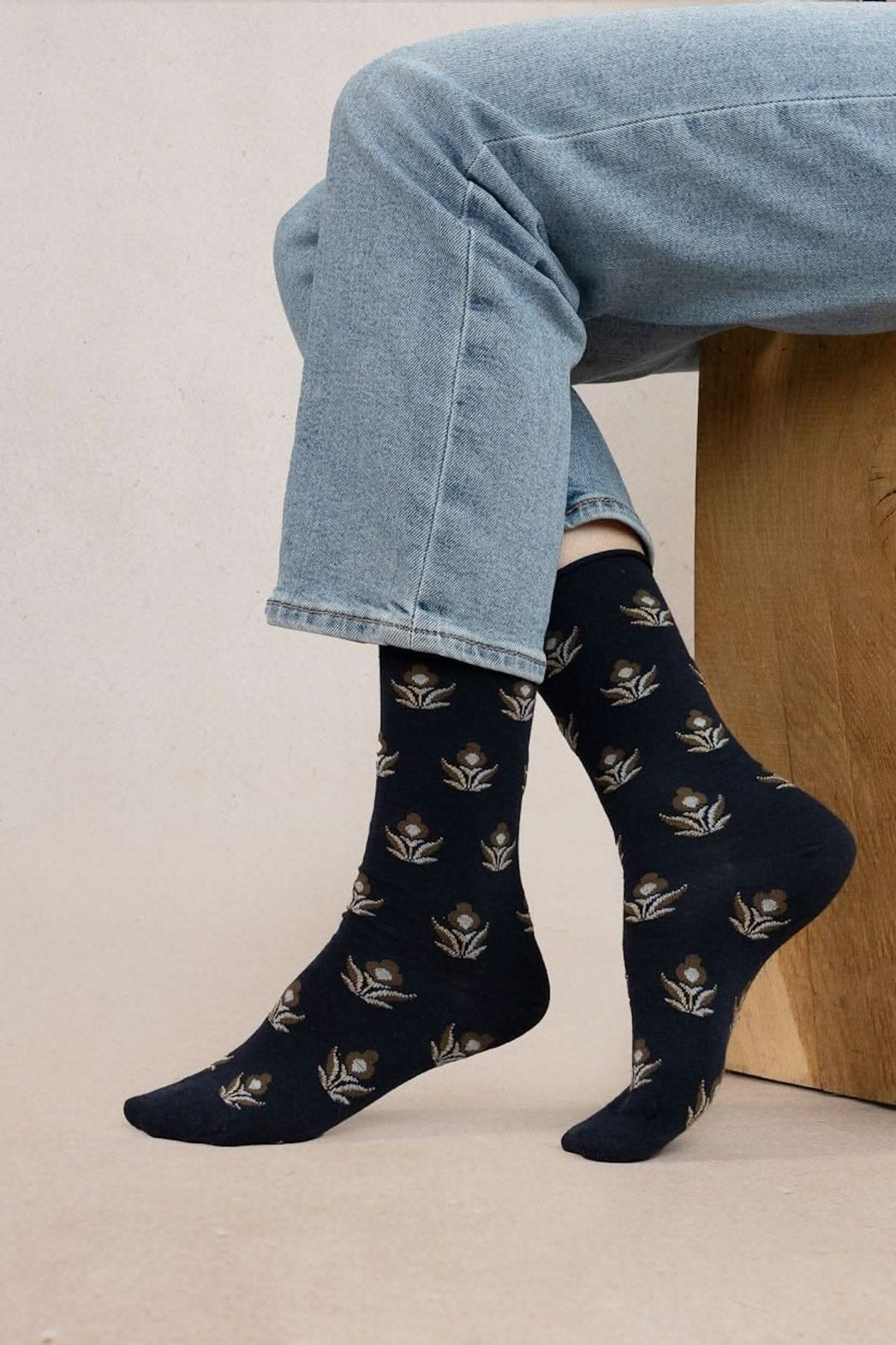 Chaussettes à fleurs pour femme, en laine mérinos et coton, confortables et élégantes, porter avec chaussures d'hiver.