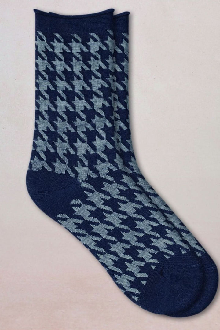 Chaussettes à motif de pied-de-poule en laine et coton, mi-mollet, style élégant et confortable idéal pour usage quotidien raffiné.