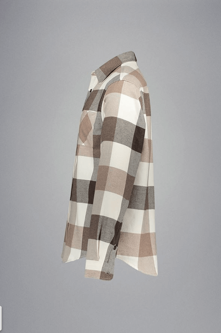Chemise en flanelle à grands carreaux neutres avec motif beige, brun et gris, vue latérale.