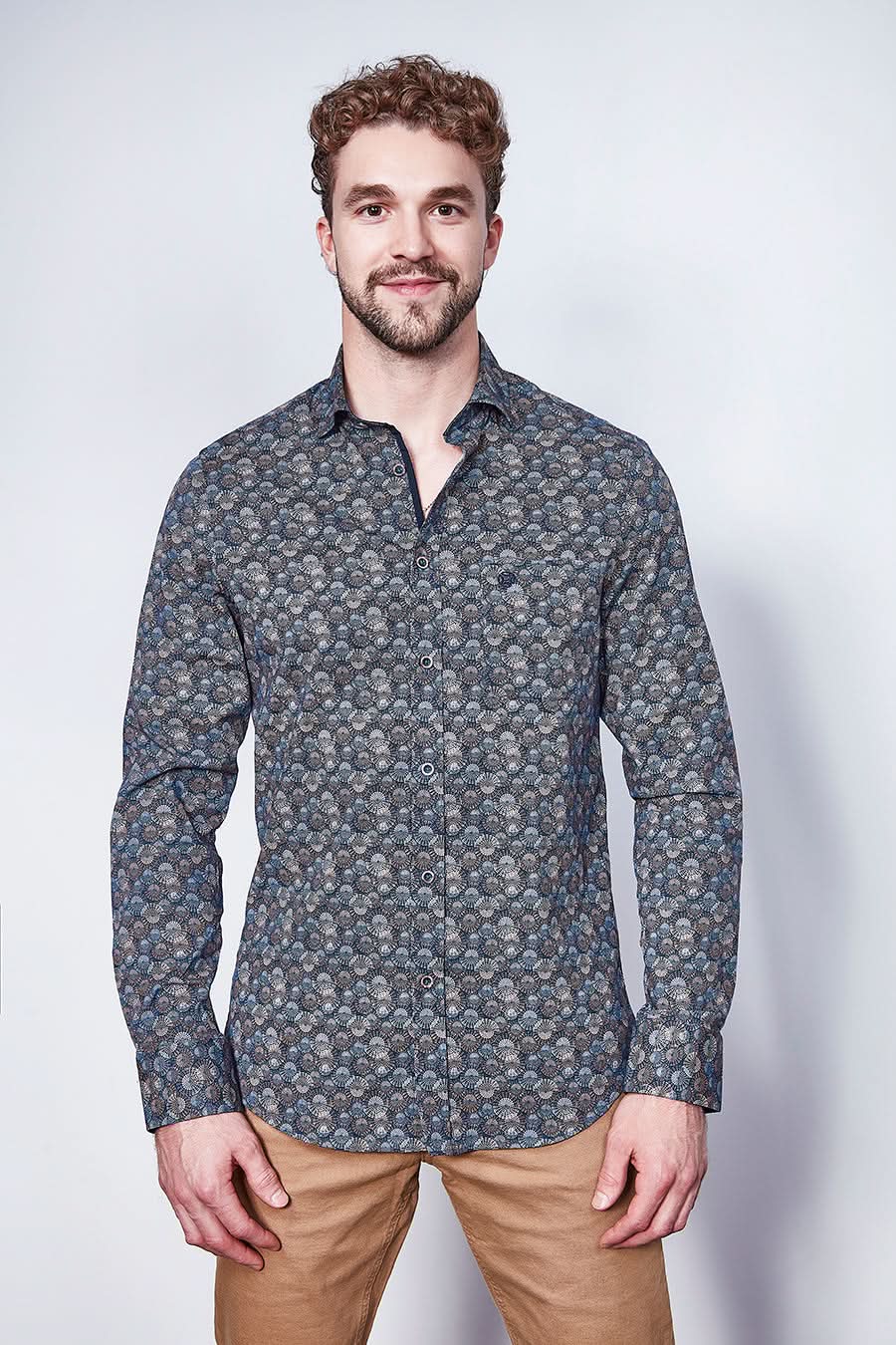Chemise imprimée à motif floral géométrique