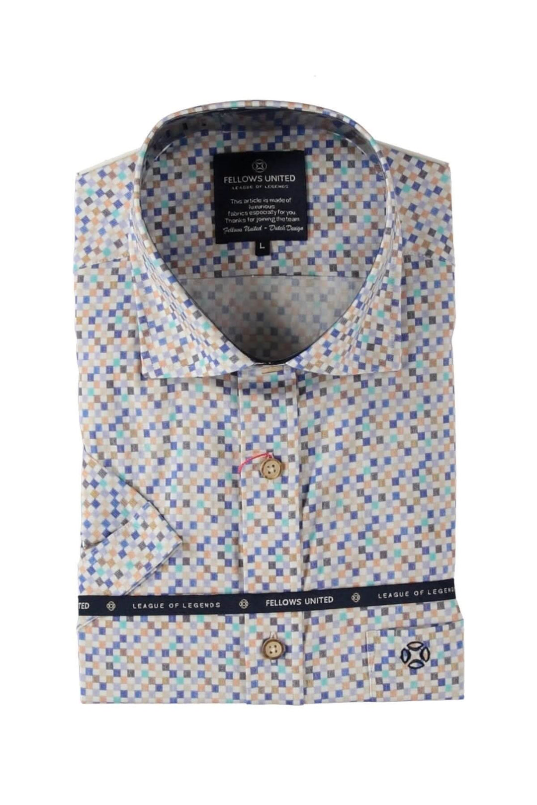 Chemise manches courtes à petits carreaux multicolores avec col classique et boutons contrastants.