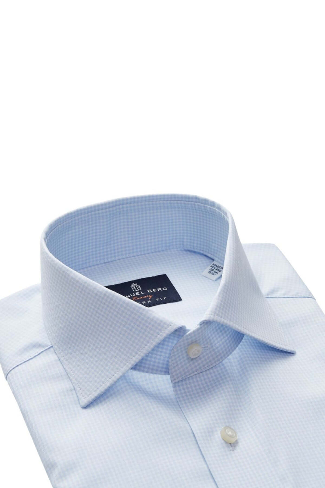 Chemise micro-carreaux élégante avec col classique rigide et poignets à bouton unique.