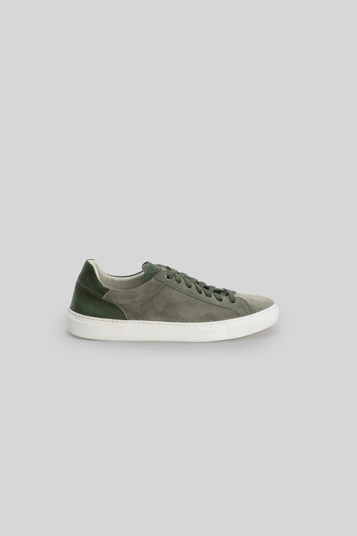 Espadrille Huberto en suede moderne et raffinée avec semelle cupsole cousue, confectionnée en Italie.
