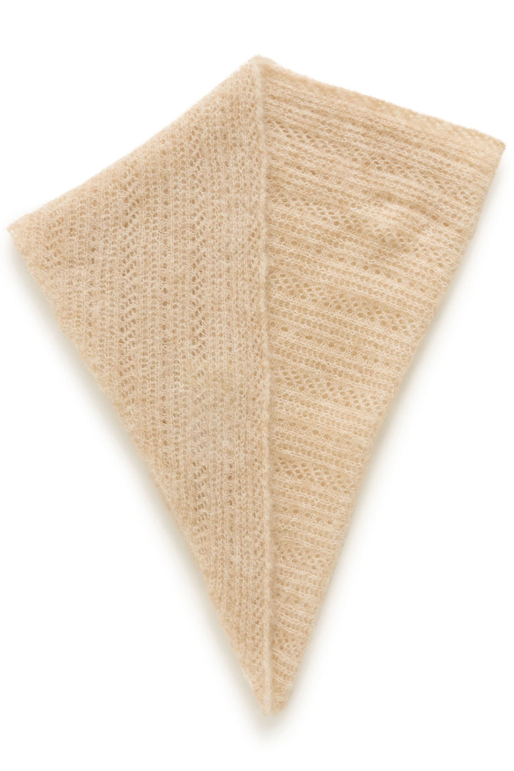 Foulard Sizze en tricot léger, couleur beige, format étroit et allongé avec finition effilée, idéal pour un look moderne.