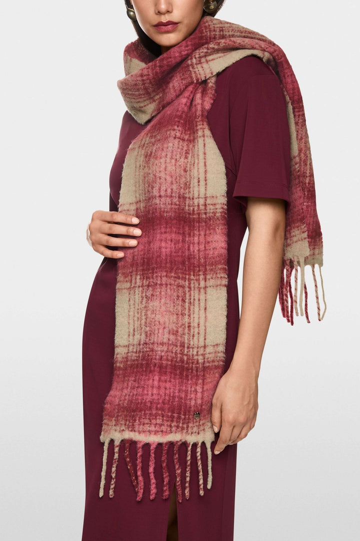 Foulard à carreaux doux et duveteux avec franges, parfait pour l'hiver et la mi-saison.