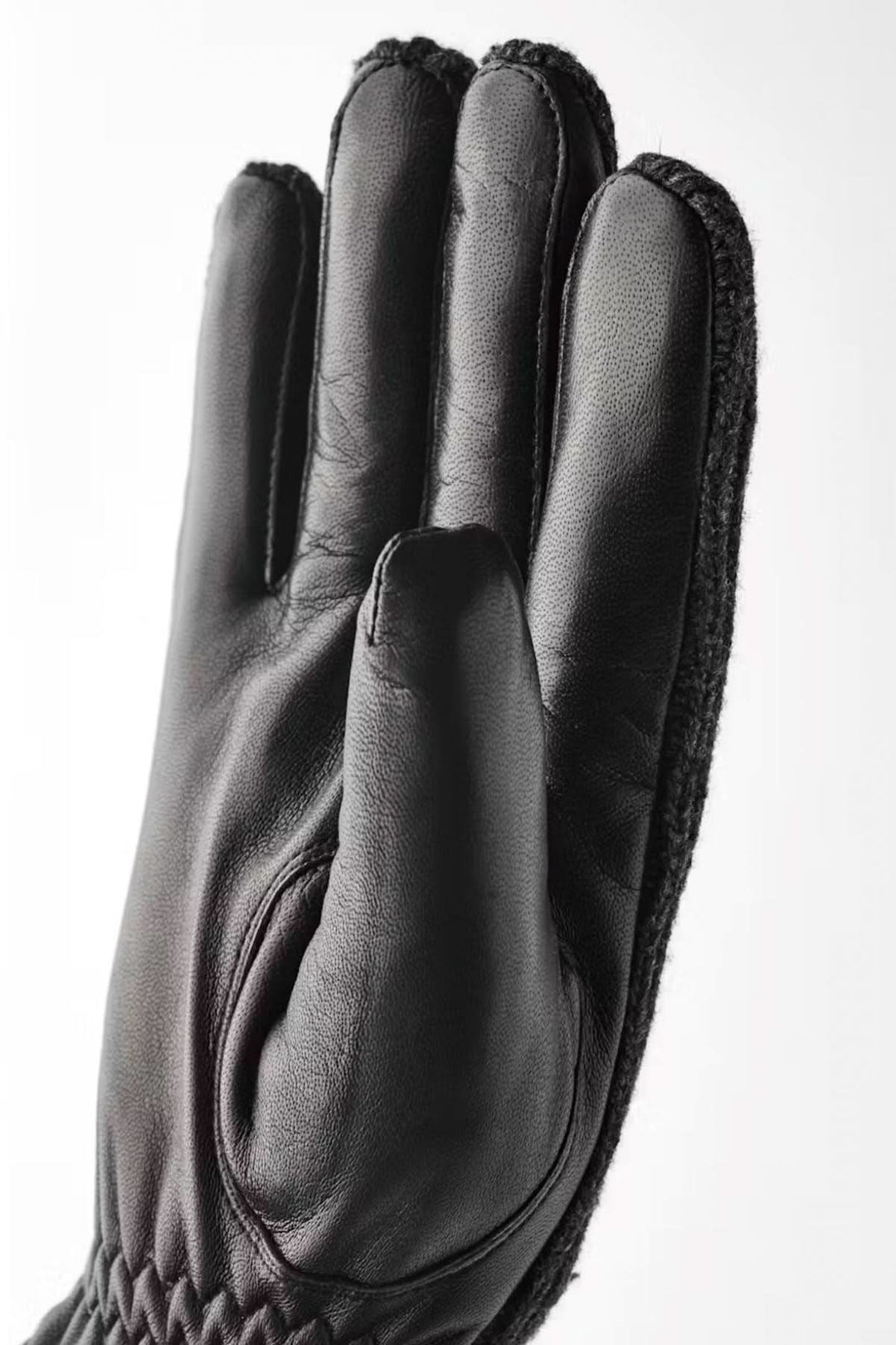 Gants de cuir Christopher, main en cuir avec revers tricoté, design sportif et confortable, parfaits pour l'hiver.