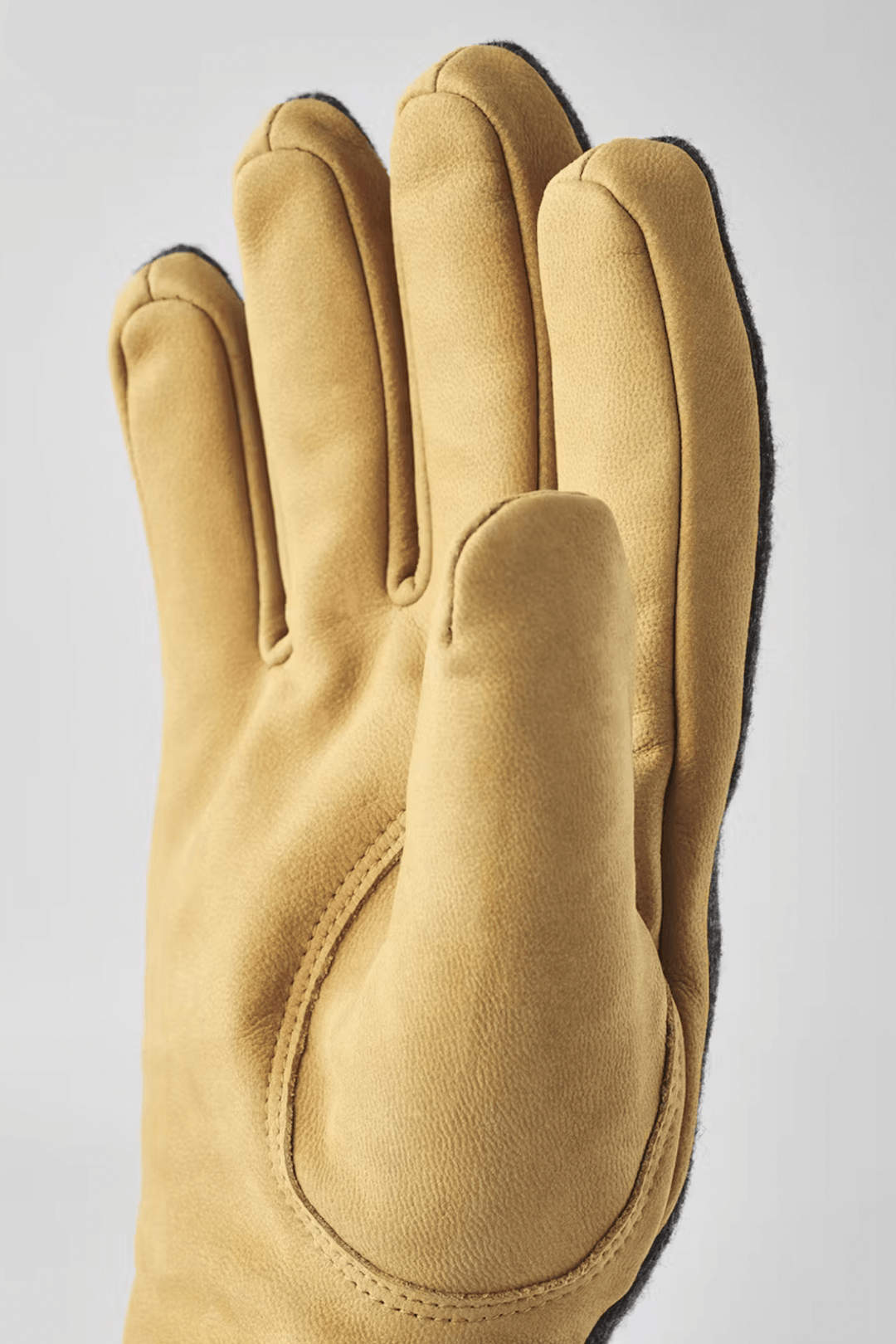 Gants de cuir Noah montrant la paume, en cuir solide avec doublure douce pour un confort optimal.