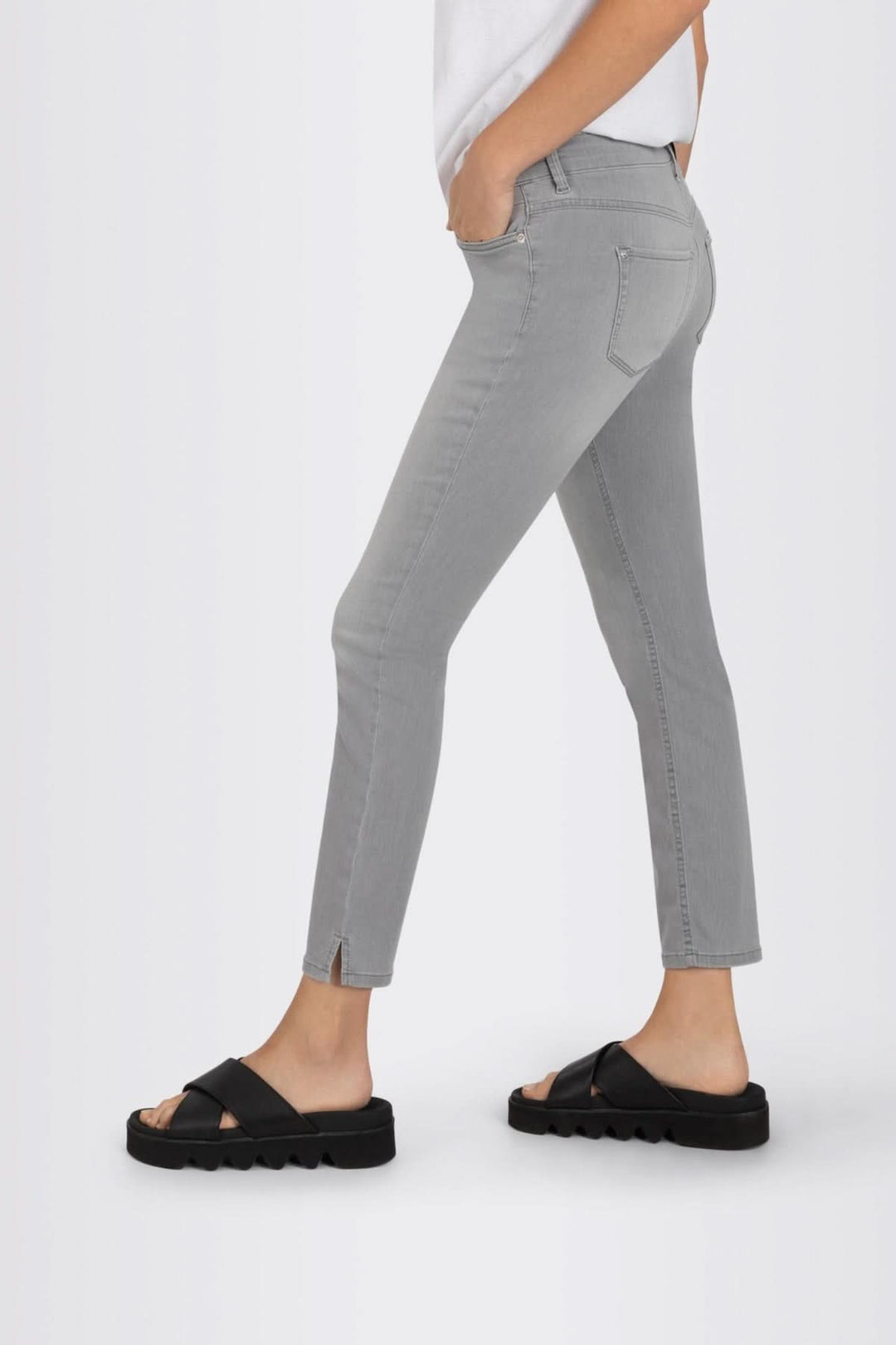 Jean Dream Summer slim fit jeans in light grey, featuring modern split hem and comfortable stretchy fabric.