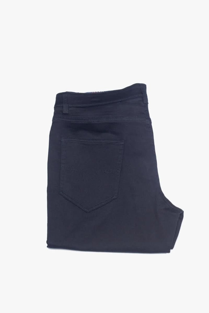 Jean Johnny pour homme, taille basse, coupe ajustée, en tissu extensible avec 5 poches.