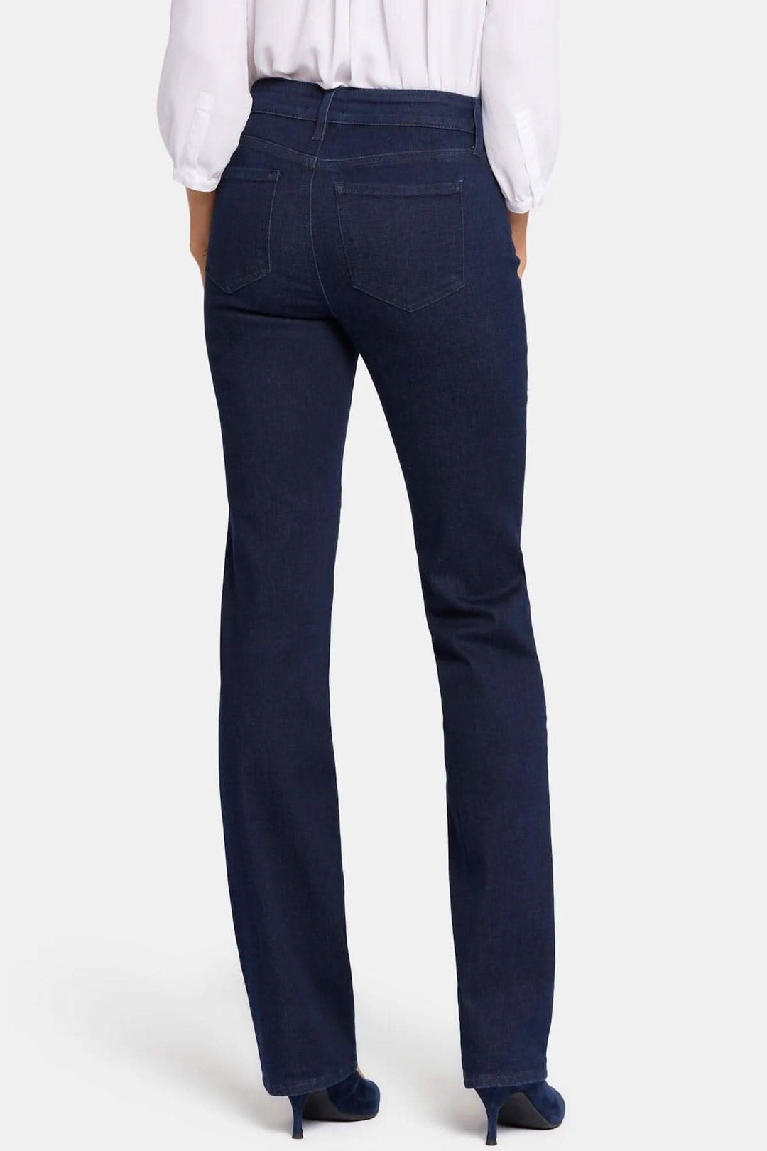 Jean Marilyn bleu marine vu de dos, coupe droite et taille flatteuse, style cinq poches.