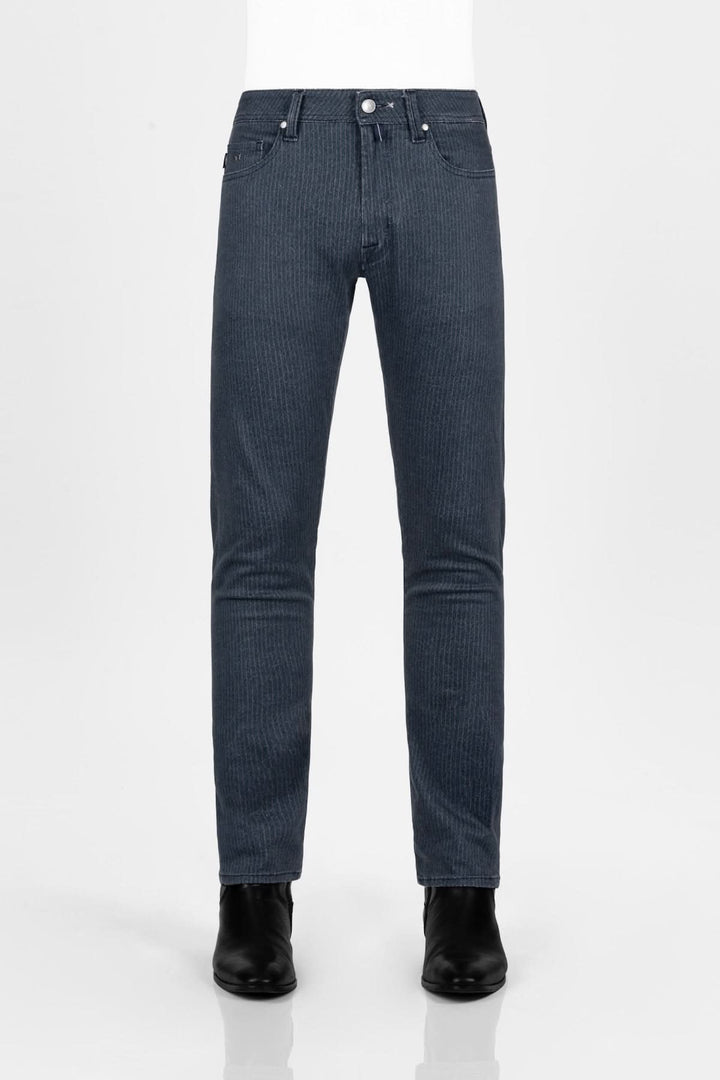 Jean coupe Michelangelo imprimé Hyper, tissu élégant en coton et élasthanne, rayures fines et brillantes.