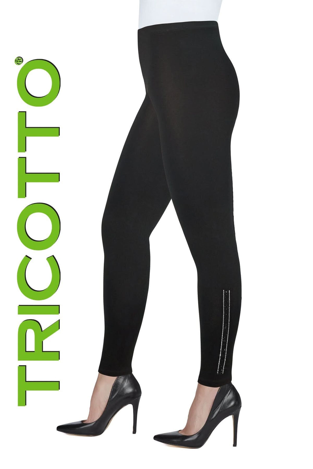 Leggings en tricot extensible noire avec accent de paillette, portés avec des talons hauts.