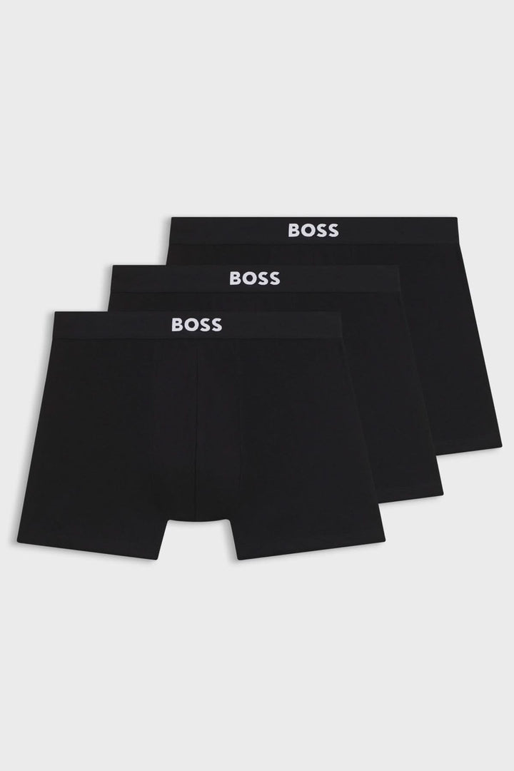 Lot de trois boxers longs noirs avec ceinture élastique logo BOSS pour un confort quotidien.