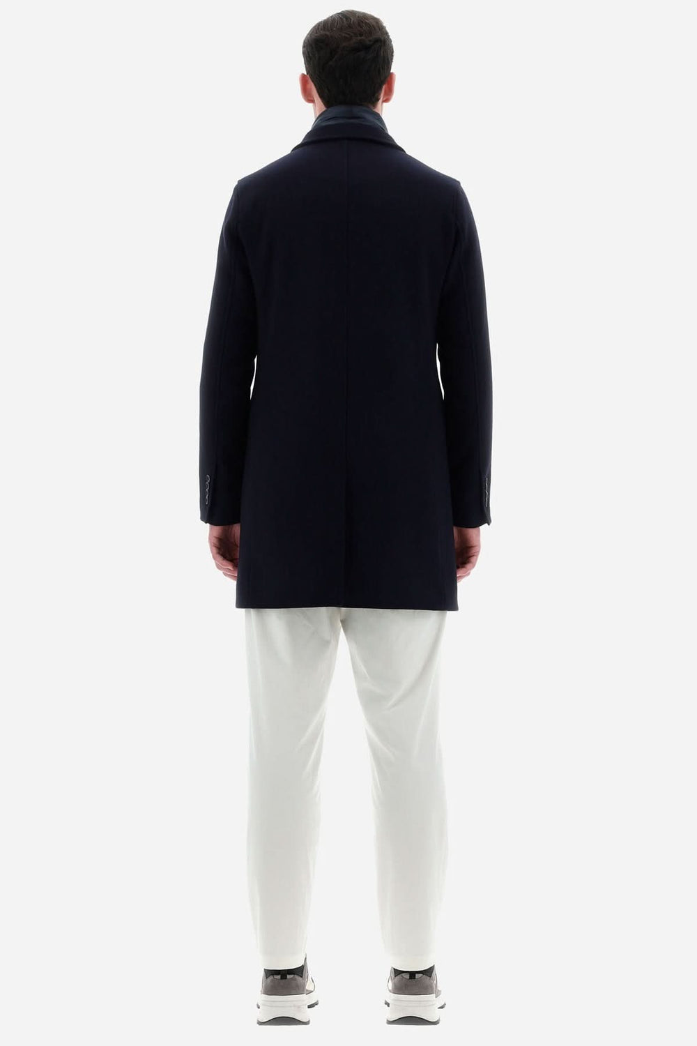 Manteau en laine Diagonal Herno vue arrière, coupe étroite, couleur bleu, encolure détachable, manches longues.