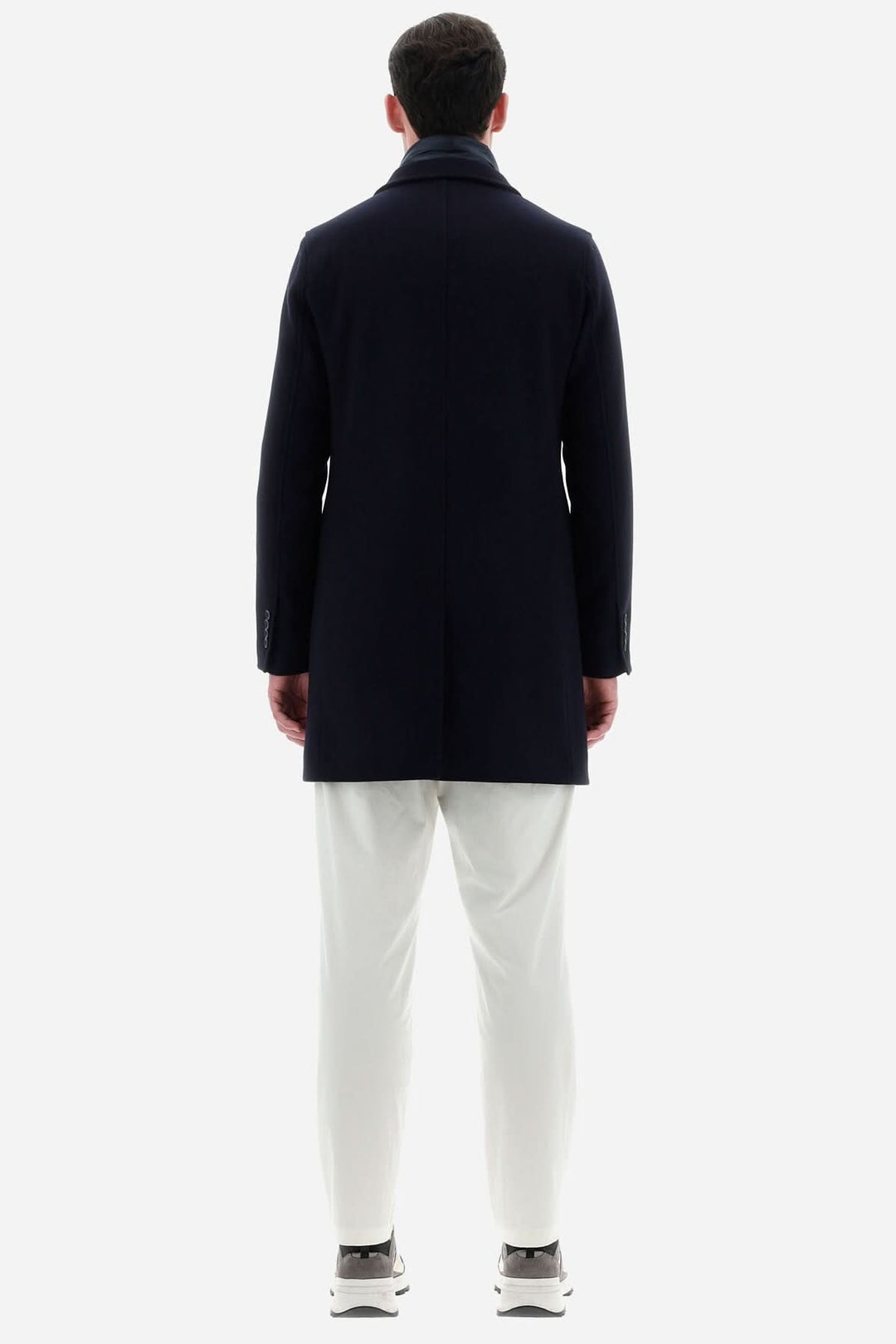 Manteau en laine Diagonal Herno vue arrière, coupe étroite, couleur bleu, encolure détachable, manches longues.