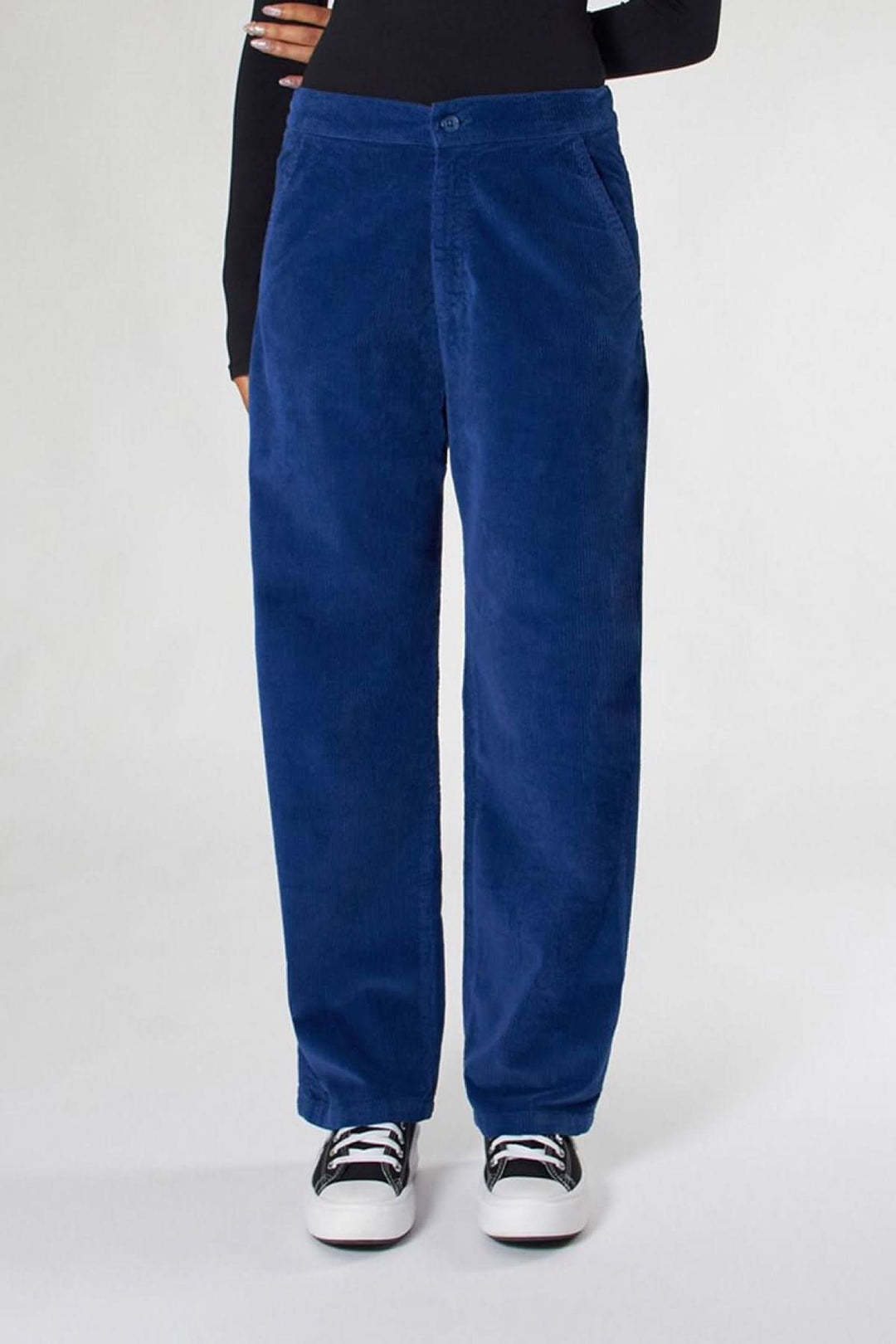 Pantalon Baltimore en velours bleu, coupe droite, élégant et confortable, parfait pour un look casual tendance.