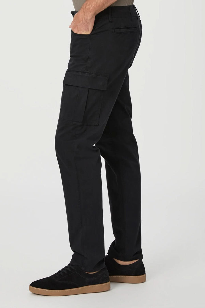 Pantalon cargo Ronin noir en satin extensible avec poches sur le côté, ajusté et confortable.