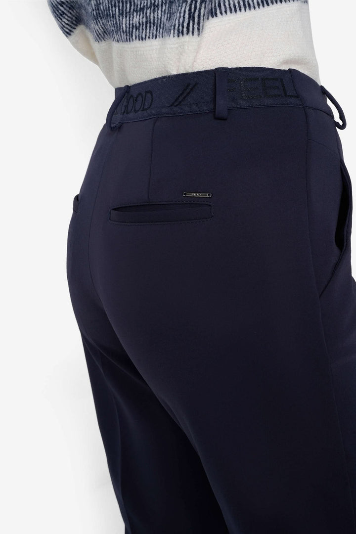Pantalon Maron S avec élastique, vue arrière, détail poches et ceinture élastique, idéal pour les tenues décontractées.