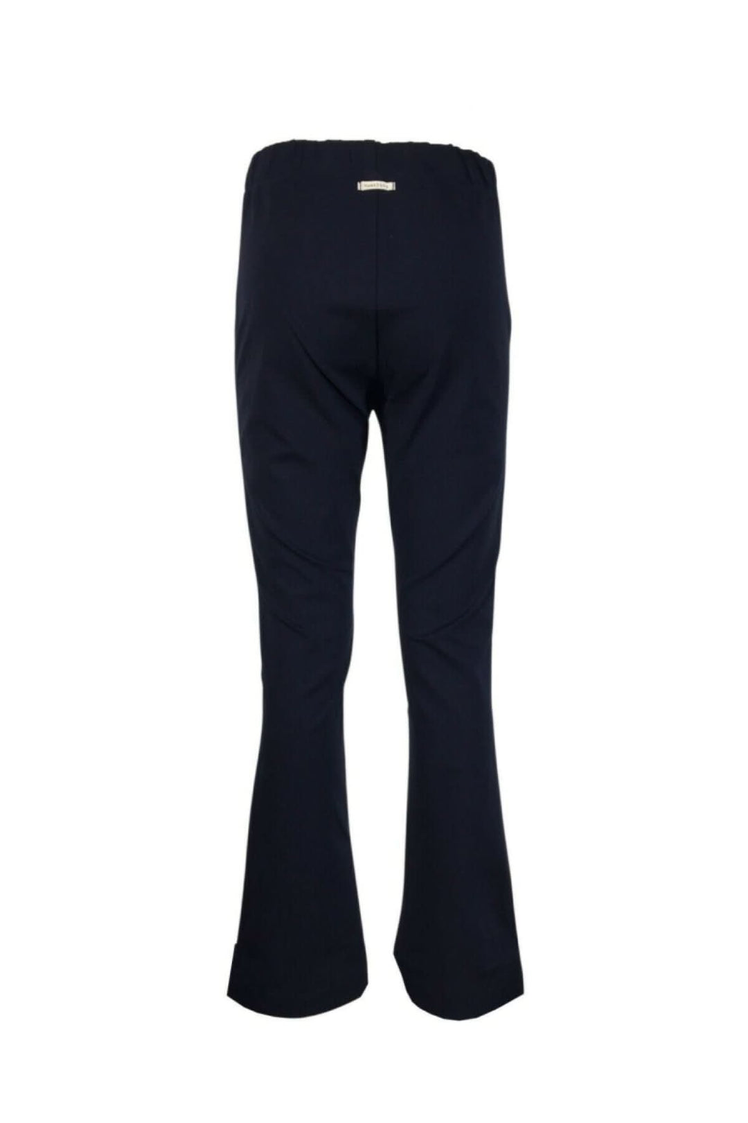 Pantalon Naoko avec taille élastique, coupe ajustée en haut et ample en bas, vue arrière sur fond blanc.