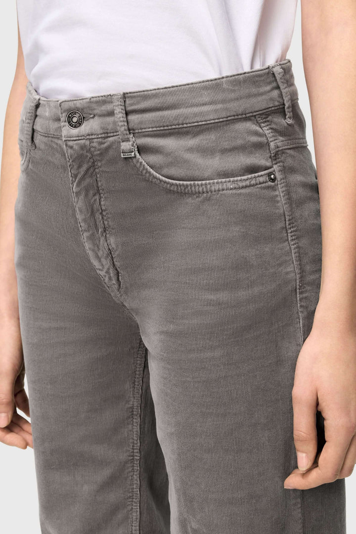 Pantalon Wide en velours côtelé à jambe large, pantalon gris coupe large élégant et confortable, idéal pour style automnal.