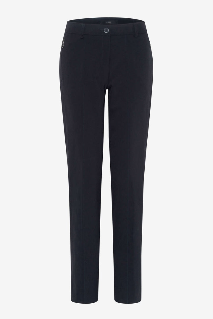 Pantalon chino noir pour femmes, coupe standard 7/8, confortable et élégant pour un look décontracté.