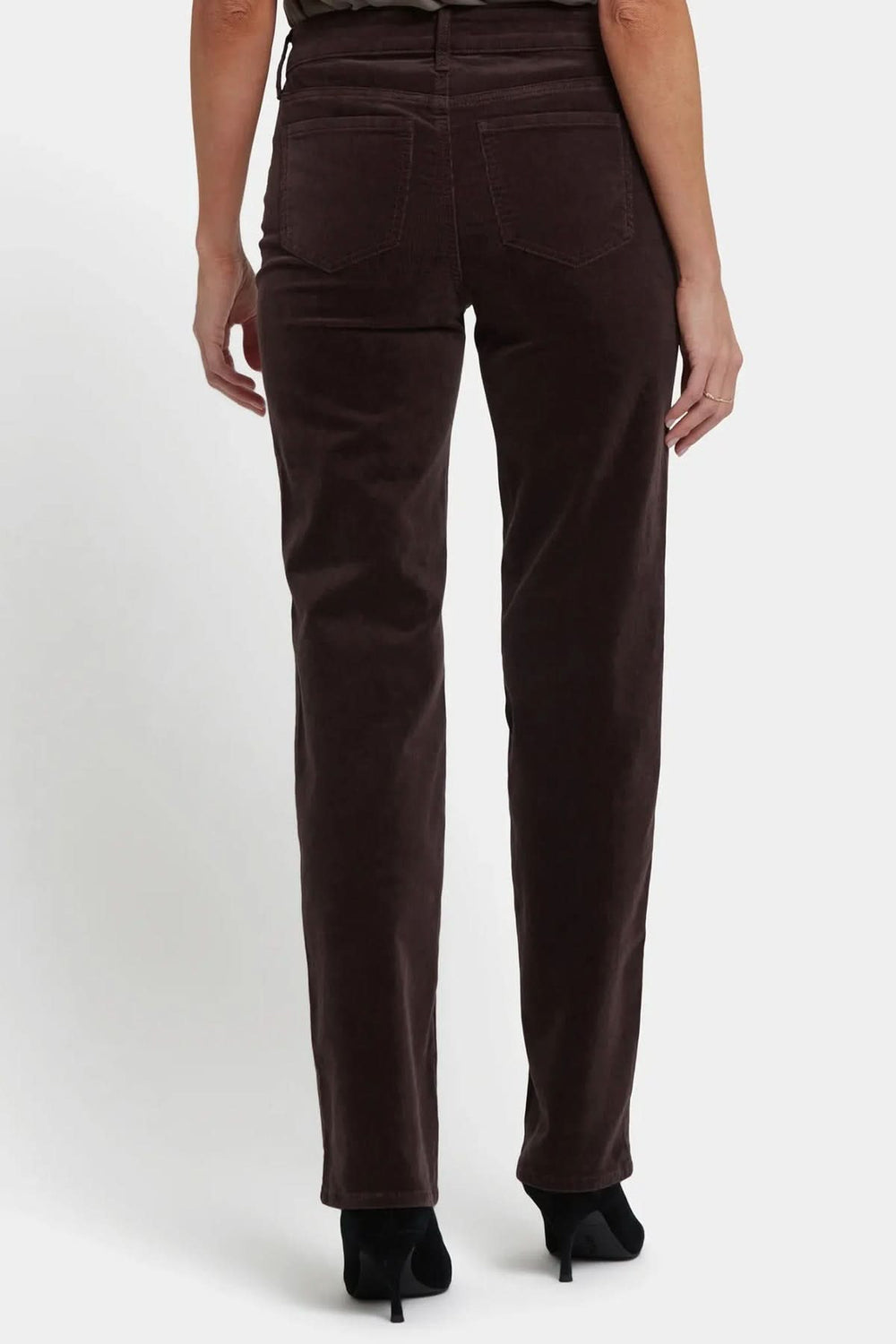 Vue arrière d'un pantalon droit en velours côtelé extensible, coupe 5 poches, couleur marron, pour une allure chic décontractée.