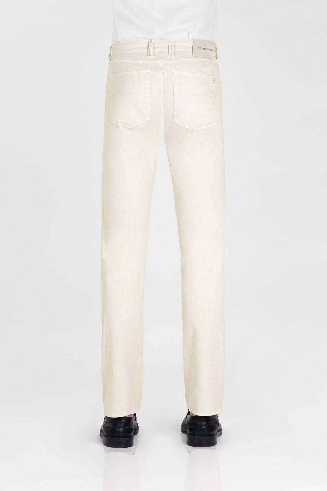 Pantalon en lin italien, vue arrière, couleur beige, alliant coton et lin pour un confort unique.