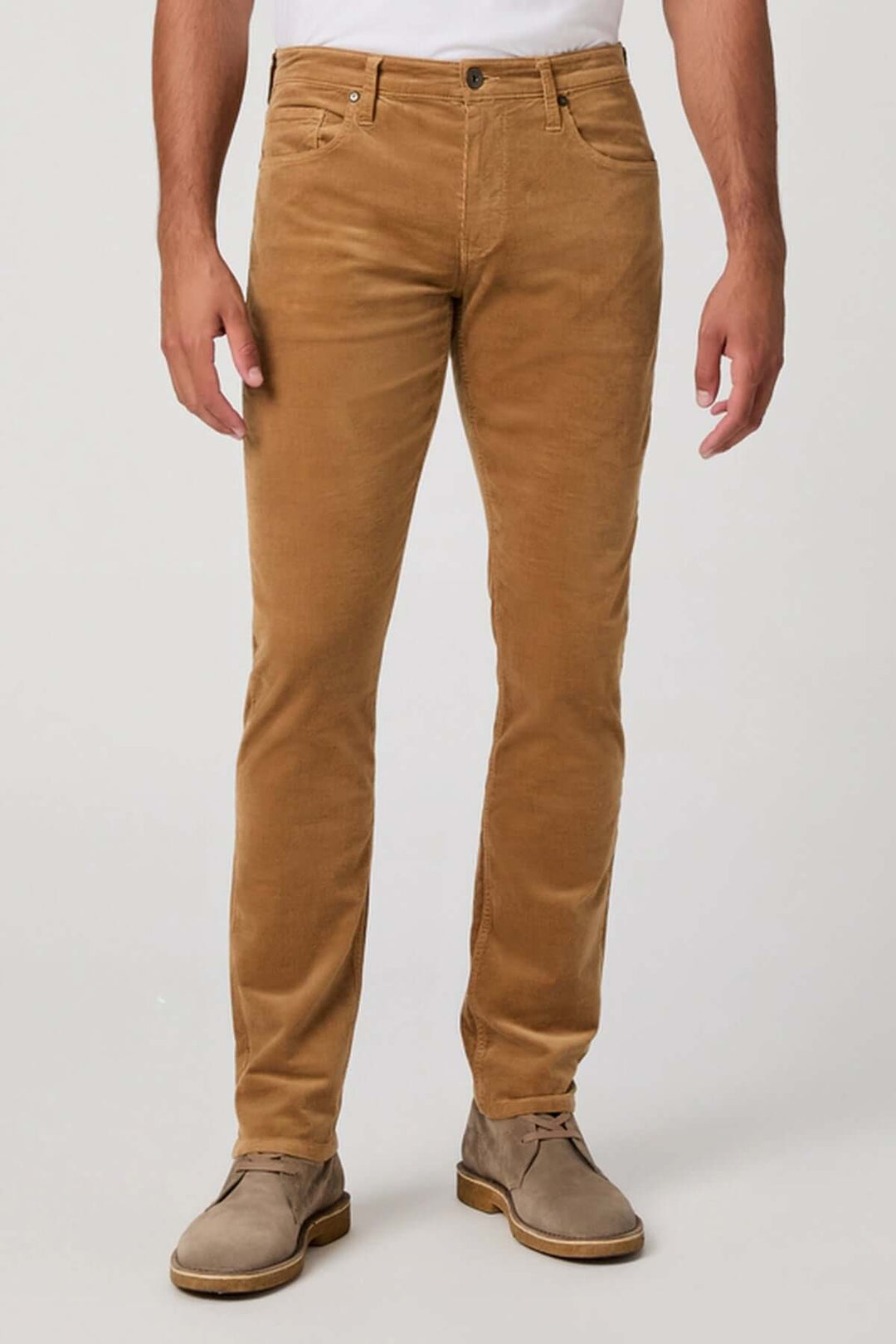Pantalon en micro corduroy marron pour homme, coupe ajustée élégante, confort supérieur avec douceur du micro-velours côtelé.