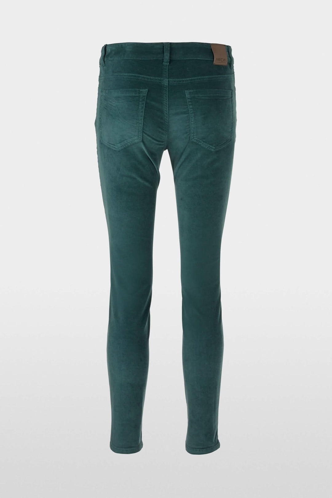 Pantalon en velours vert, coupe slim avec jambe raccourcie et détail de mini fermoir sur la poche.