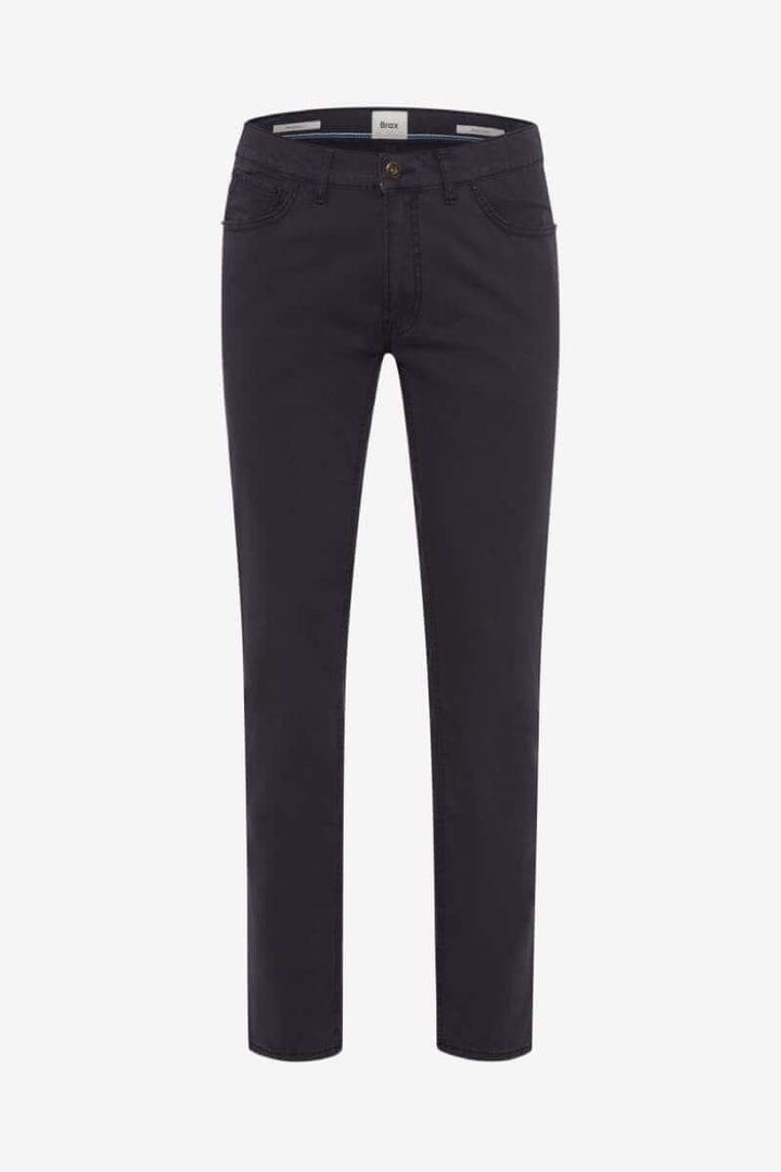 Pantalon marathon homme slim en tissu exclusif avec finitions en similicuir et clous décoratifs, couleur noire.