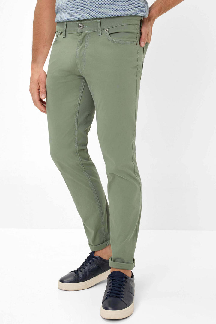 Pantalon marathon homme slim style CHUCK en tissu exclusif, coloris vert, finition similicuir.
