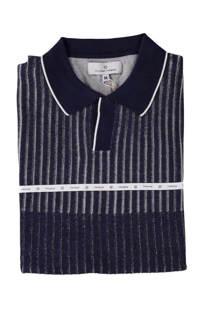 Polo côtelé à rayures texturées en dégradé, col classique, élégant et léger, parfait pour l'été.