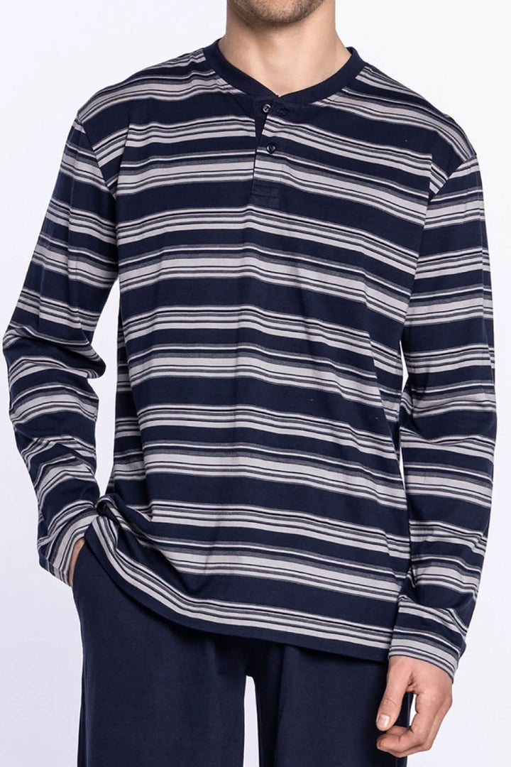 Pyjama rayé en modal et coton, T-shirt col rond avec boutons en bleu et blanc.