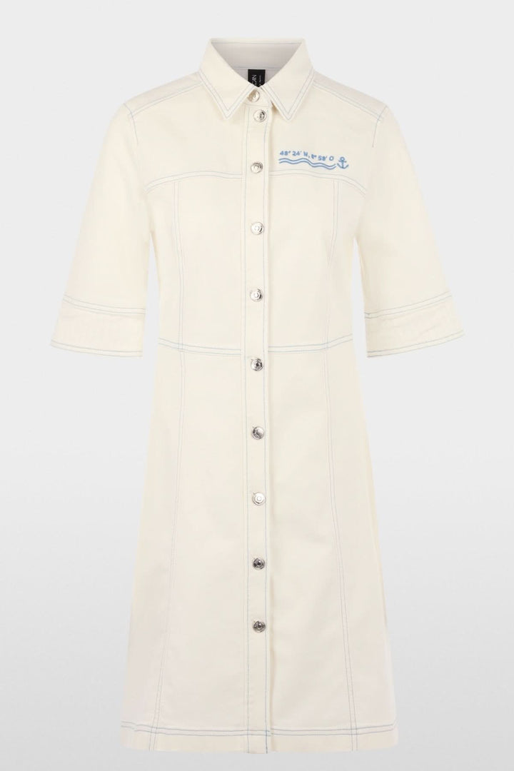 Robe chemise à manches courtes avec ceinture à nouer, coupe structurée, col classique, allure décontractée chic, longueur au-dessus du genou.
