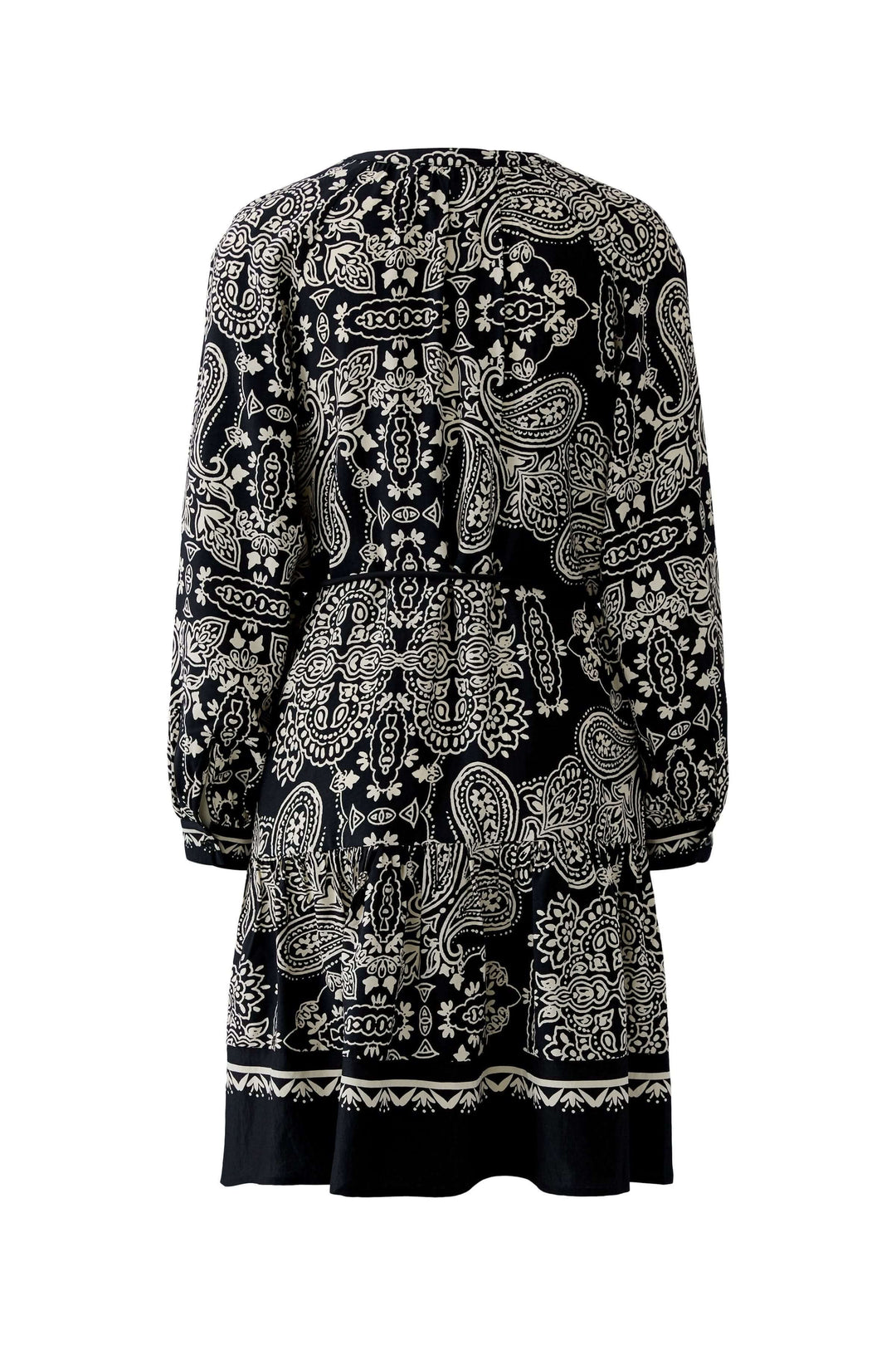 Robe courte imprimé graphique bohème avec ceinture, vue de dos, coupe droite et manches longues.